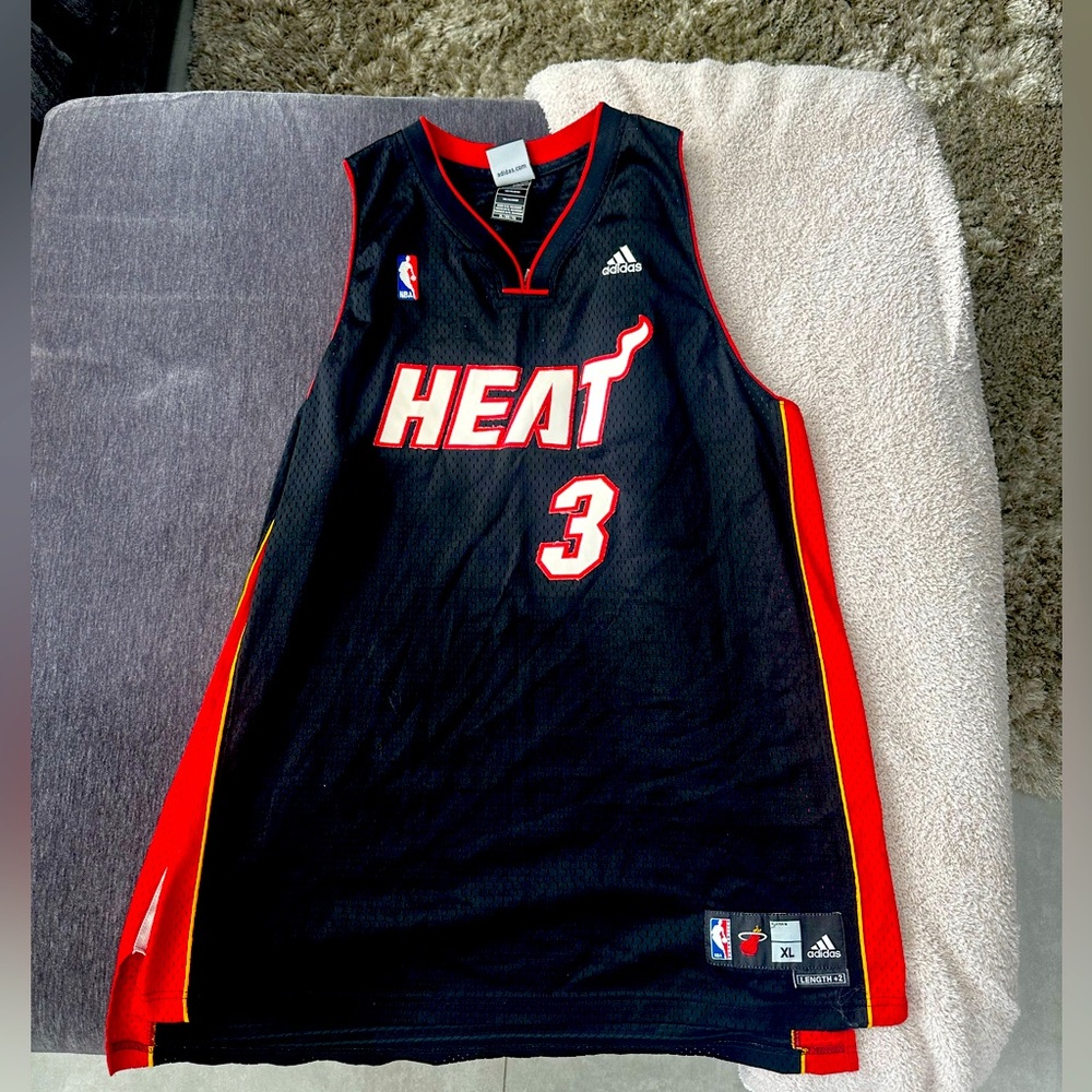 Dwayne Wayde XL Miami Heat Authentic Jersey. Willing to negotiate Price
